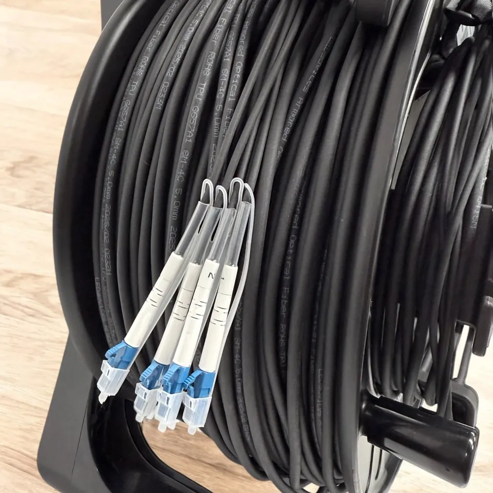 6-fibre armoured tactical cable with LC, FC, SC or ST connectors